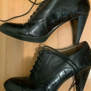 Black dress shoes